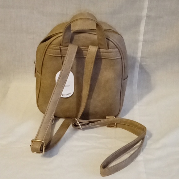 Backpack - Picture 2 of 3
